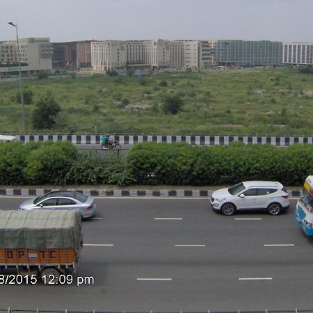 Airport Hotel Paradise International New Delhi Exterior photo