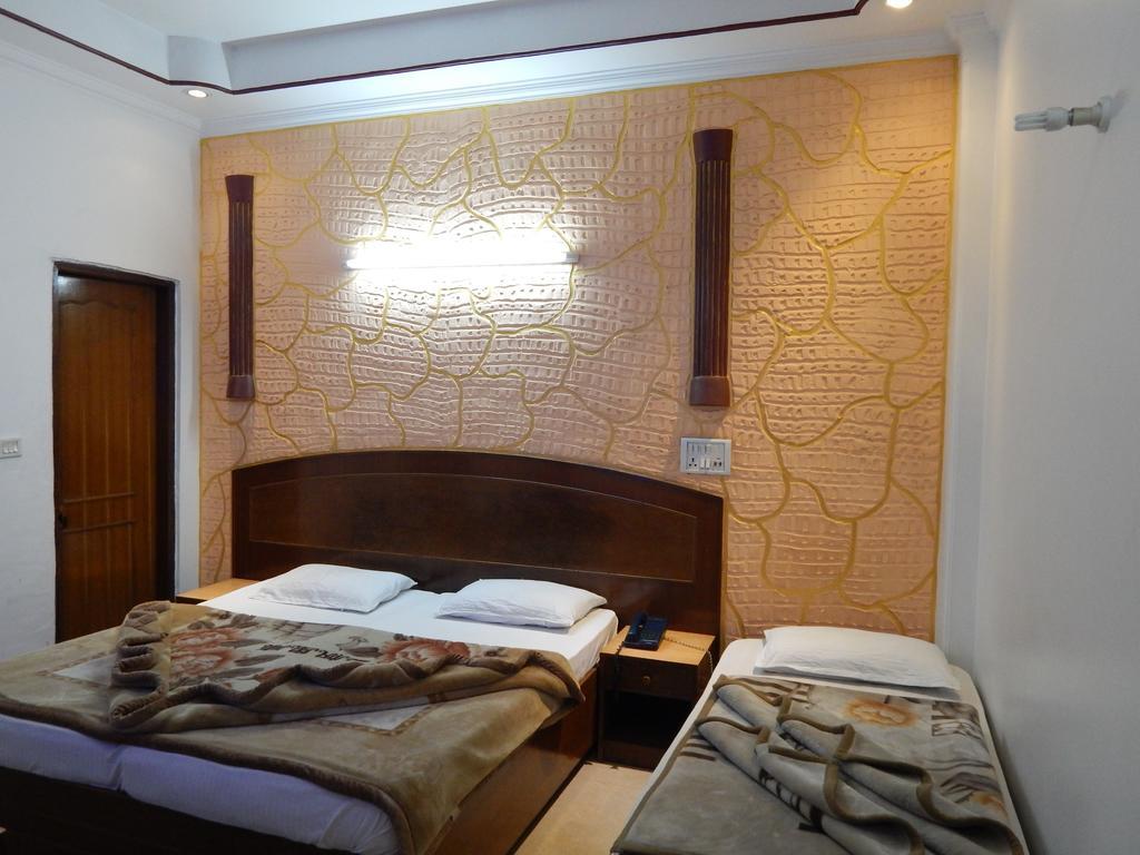 Airport Hotel Paradise International New Delhi Room photo