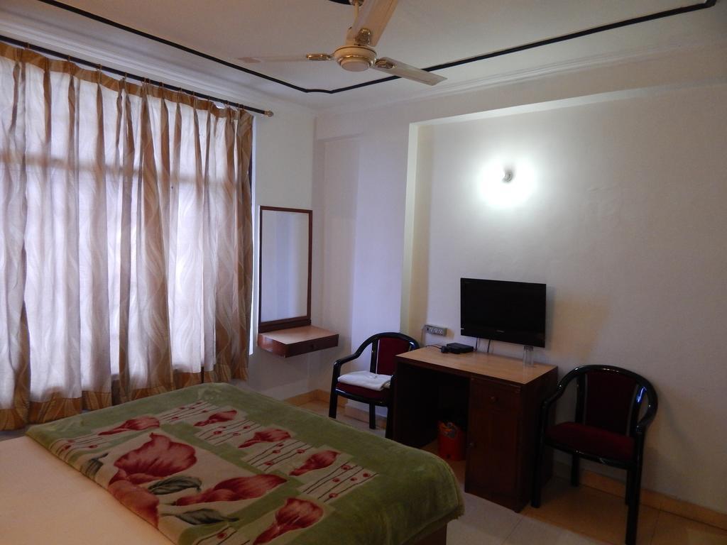 Airport Hotel Paradise International New Delhi Room photo
