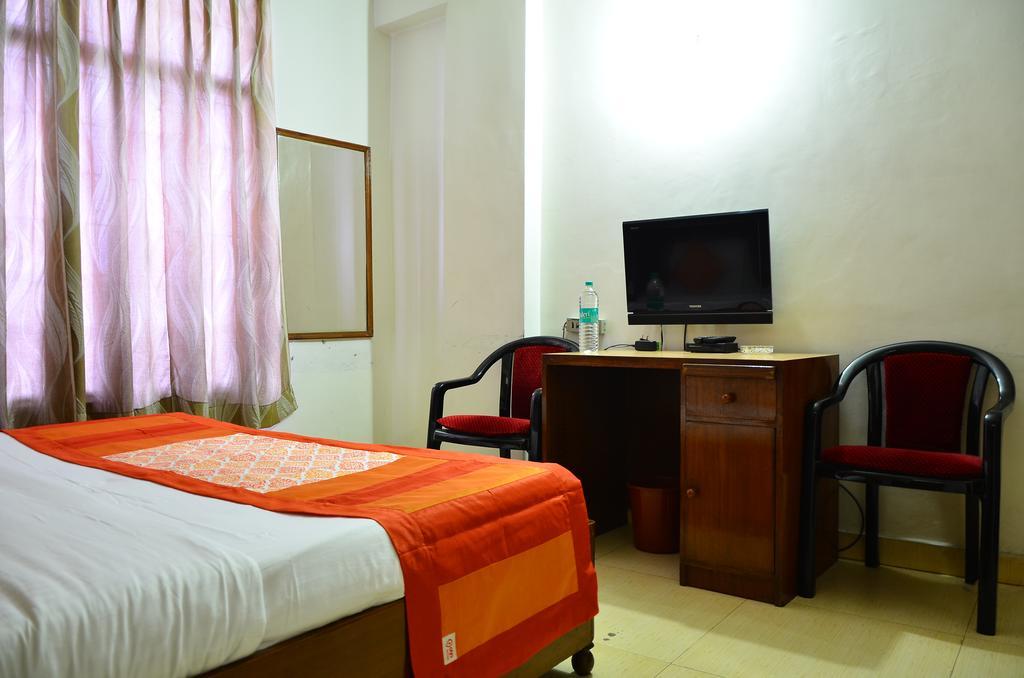 Airport Hotel Paradise International New Delhi Exterior photo